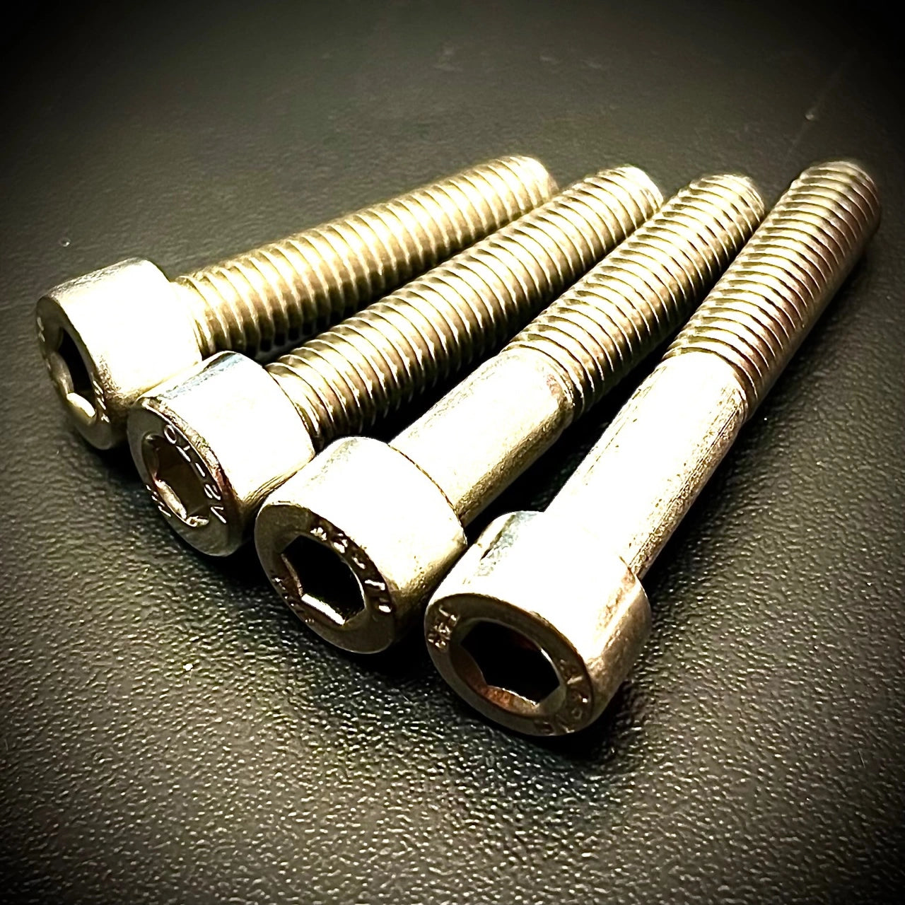thumbnail image 2 of GWR Fasteners M4 X 0.7mm Stainless Steel Allen Cap Head Bolts – DIN 912, A2-70, Various Pack Sizes, UK 2 of 4