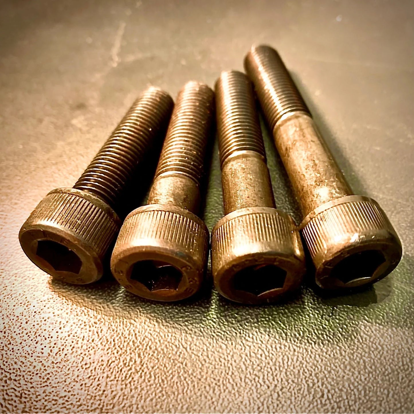 M12 x 1,25P x moins de 100 Vis à tête creuse à pas extra fin HT 12,9